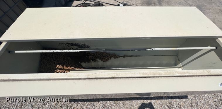 image for item JX9358 Patriot  livestock feeder