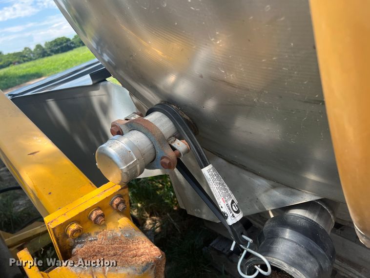 image for item JX9363 MorCorn  sprayer bed