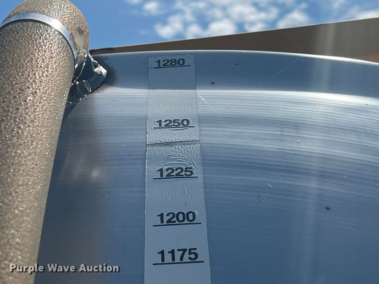 image for item JX9363 MorCorn  sprayer bed