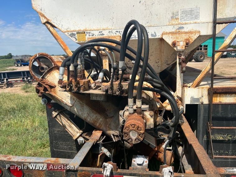 image for item JX9364 1989 Mack RD690S  fertilizer delivery truck