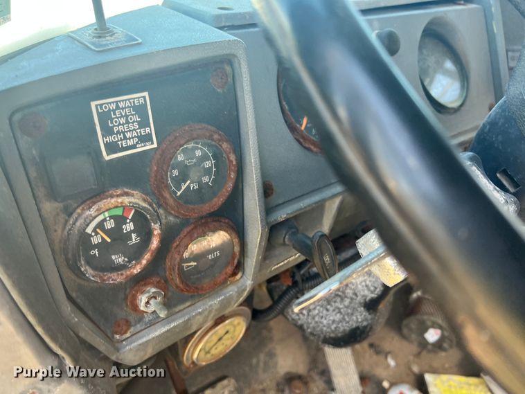 image for item JX9364 1989 Mack RD690S  fertilizer delivery truck