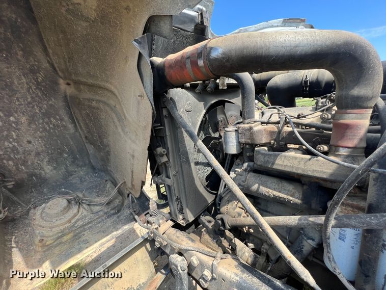 image for item JX9364 1989 Mack RD690S  fertilizer delivery truck