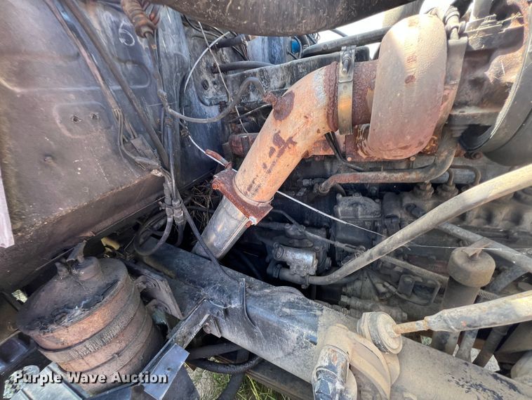 image for item JX9364 1989 Mack RD690S  fertilizer delivery truck