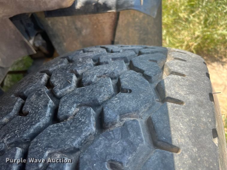 image for item JX9364 1989 Mack RD690S  fertilizer delivery truck