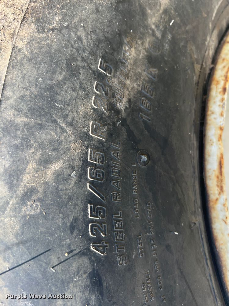 image for item JX9364 1989 Mack RD690S  fertilizer delivery truck