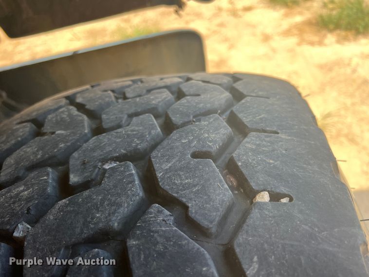 image for item JX9364 1989 Mack RD690S  fertilizer delivery truck