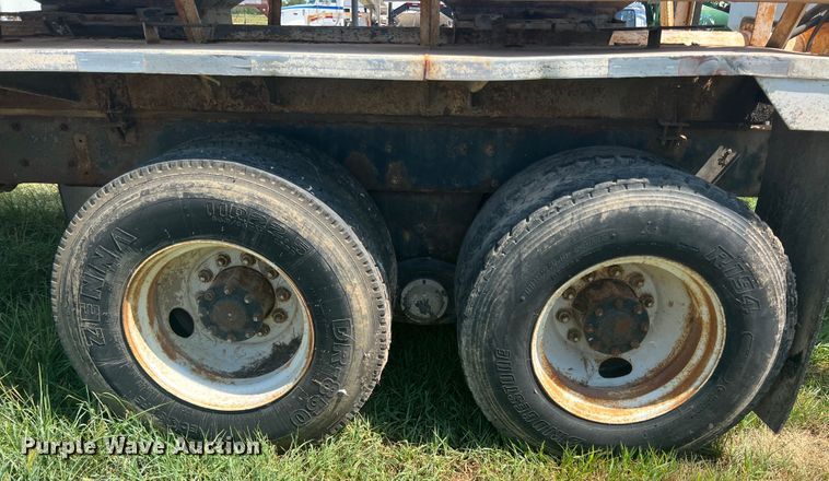 image for item JX9364 1989 Mack RD690S  fertilizer delivery truck