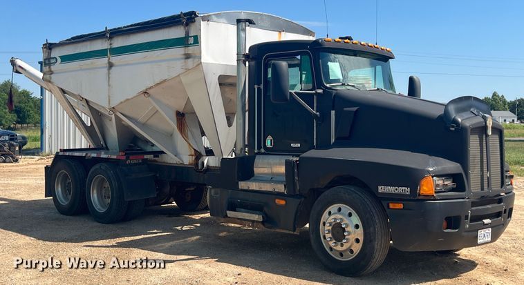 image for item JX9365 1993 Kenworth  fertilizer delivery truck