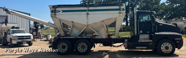 image for item JX9365 1993 Kenworth  fertilizer delivery truck