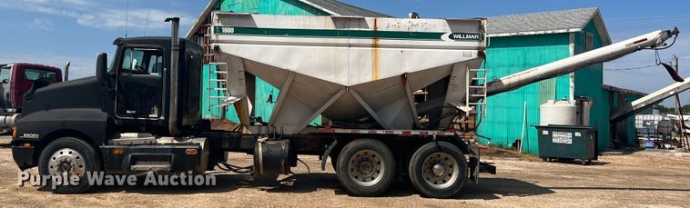 image for item JX9365 1993 Kenworth  fertilizer delivery truck