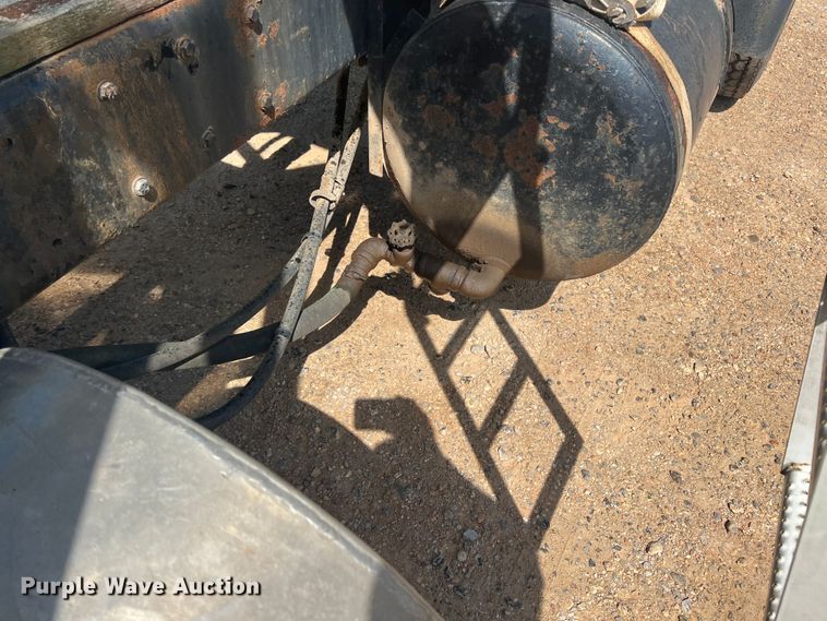 image for item JX9365 1993 Kenworth  fertilizer delivery truck