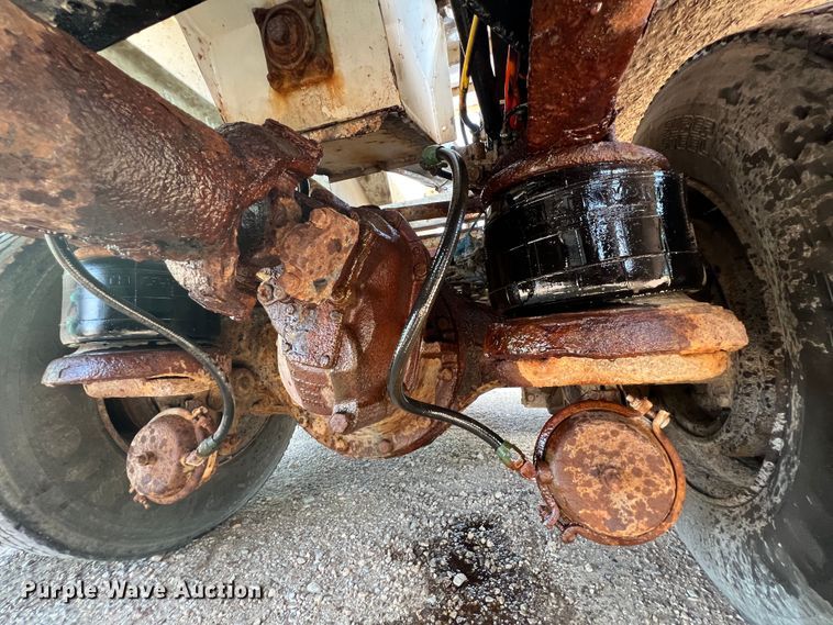 image for item JX9365 1993 Kenworth  fertilizer delivery truck