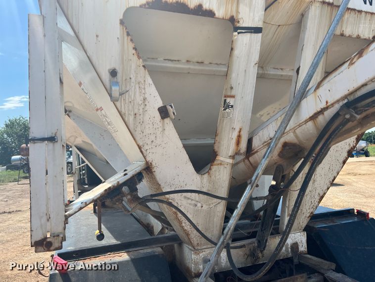 image for item JX9365 1993 Kenworth  fertilizer delivery truck