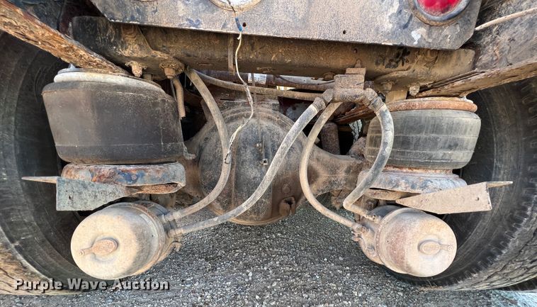 image for item JX9365 1993 Kenworth  fertilizer delivery truck