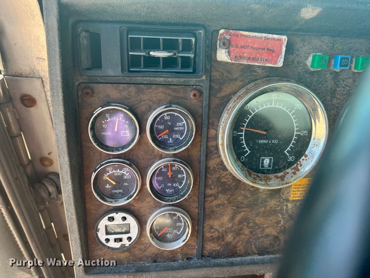 image for item JX9365 1993 Kenworth  fertilizer delivery truck