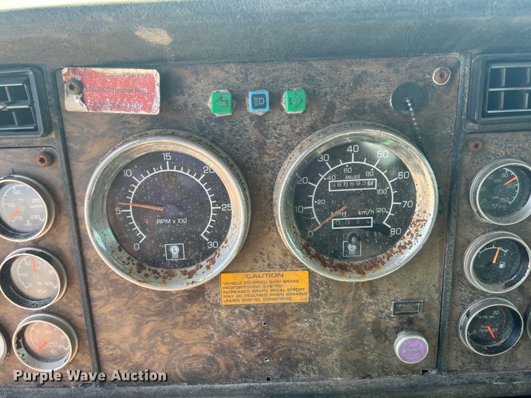 image for item JX9365 1993 Kenworth  fertilizer delivery truck