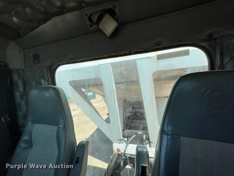 image for item JX9365 1993 Kenworth  fertilizer delivery truck