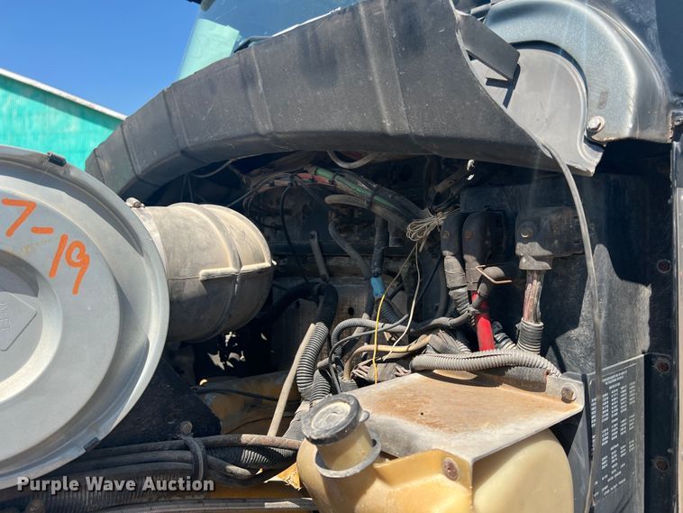 image for item JX9365 1993 Kenworth  fertilizer delivery truck