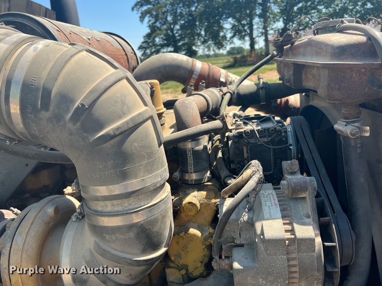 image for item JX9365 1993 Kenworth  fertilizer delivery truck