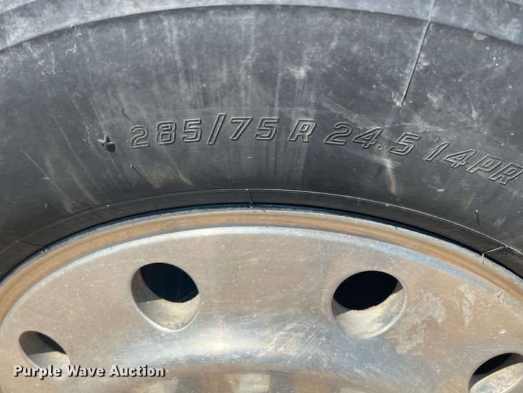 image for item JX9365 1993 Kenworth  fertilizer delivery truck