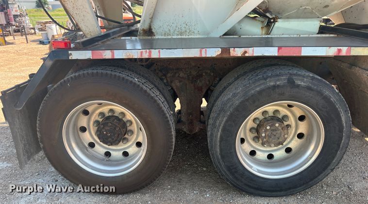 image for item JX9365 1993 Kenworth  fertilizer delivery truck