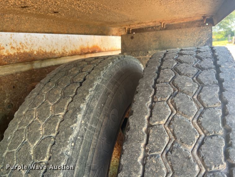 image for item JX9365 1993 Kenworth  fertilizer delivery truck