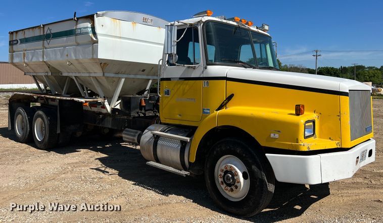 image for item KC9841 1994 White GMC WG  fertilizer delivery truck