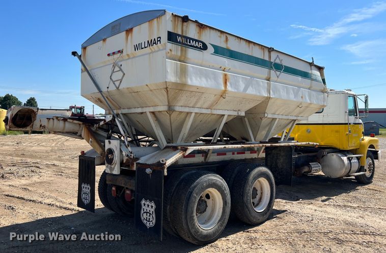image for item KC9841 1994 White GMC WG  fertilizer delivery truck
