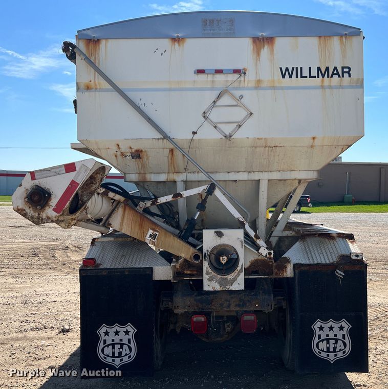 image for item KC9841 1994 White GMC WG  fertilizer delivery truck