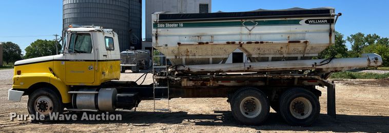 image for item KC9841 1994 White GMC WG  fertilizer delivery truck