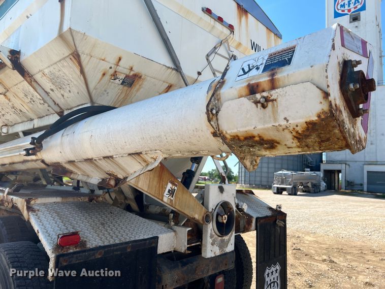 image for item KC9841 1994 White GMC WG  fertilizer delivery truck