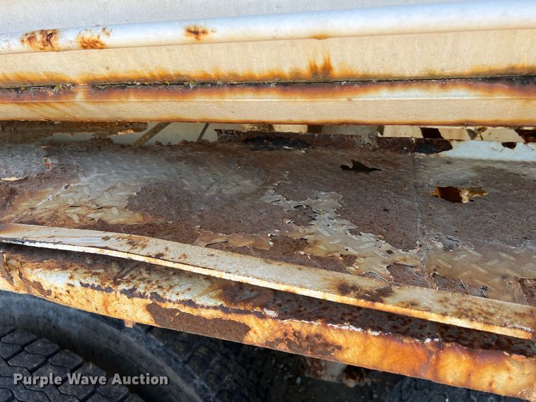 image for item KC9841 1994 White GMC WG  fertilizer delivery truck