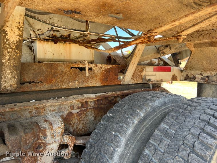 image for item KC9841 1994 White GMC WG  fertilizer delivery truck