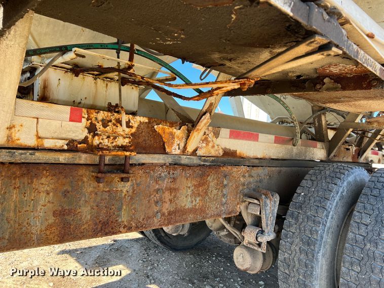 image for item KC9841 1994 White GMC WG  fertilizer delivery truck