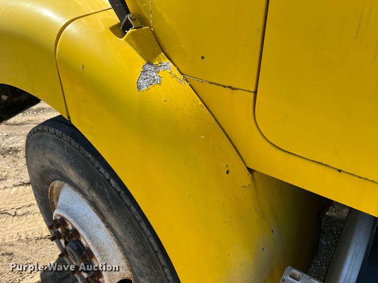 image for item KC9841 1994 White GMC WG  fertilizer delivery truck