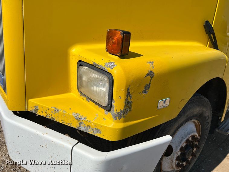 image for item KC9841 1994 White GMC WG  fertilizer delivery truck