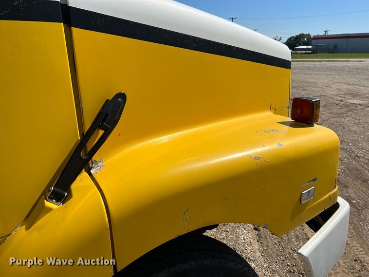 image for item KC9841 1994 White GMC WG  fertilizer delivery truck