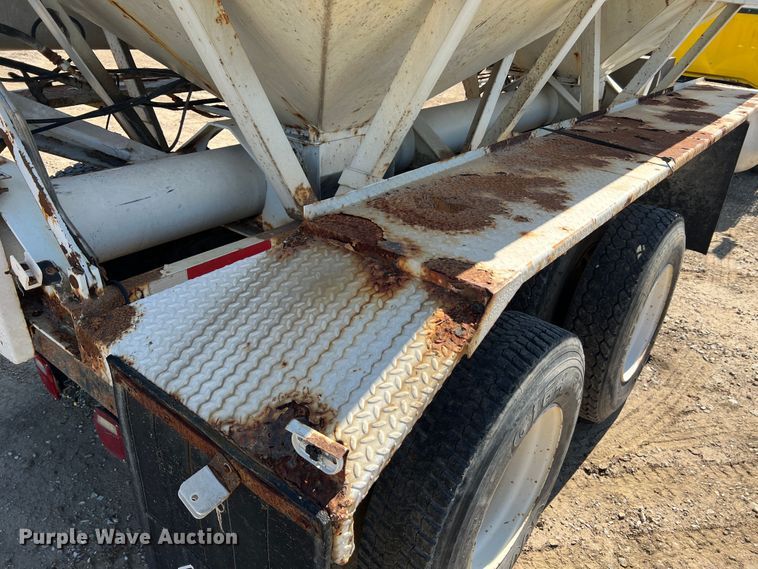 image for item KC9841 1994 White GMC WG  fertilizer delivery truck