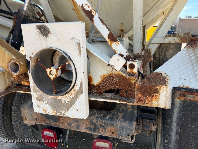 image for item KC9841 1994 White GMC WG  fertilizer delivery truck