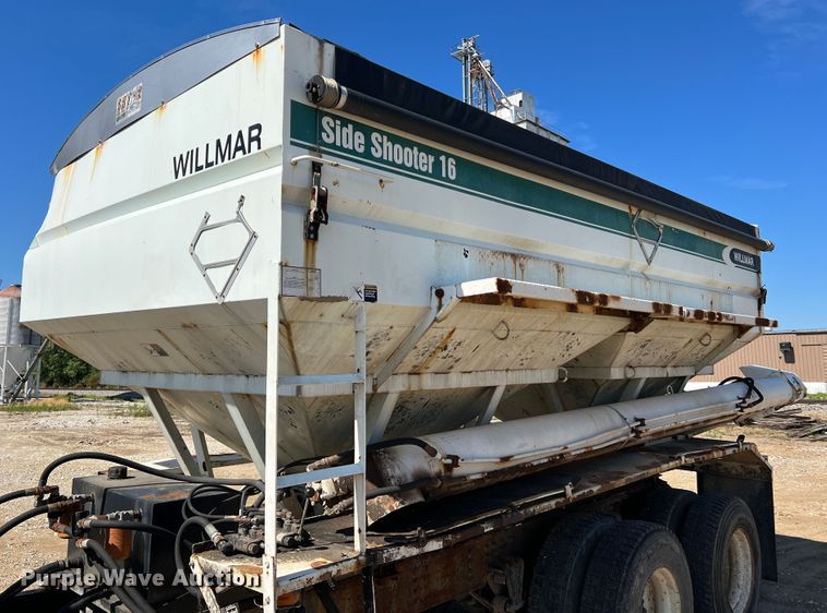 image for item KC9841 1994 White GMC WG  fertilizer delivery truck