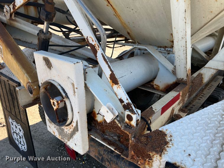 image for item KC9841 1994 White GMC WG  fertilizer delivery truck