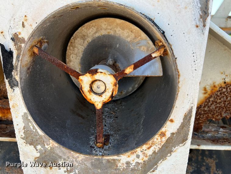 image for item KC9841 1994 White GMC WG  fertilizer delivery truck