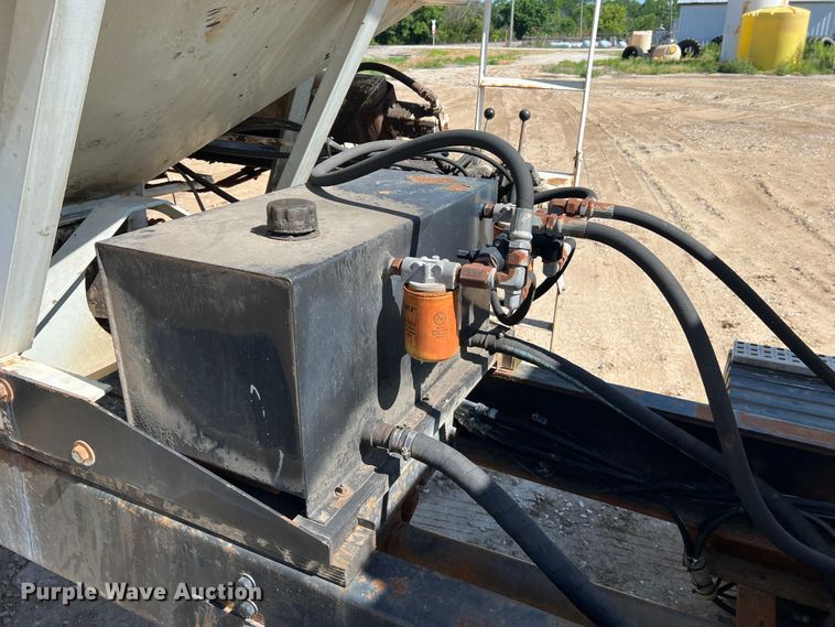 image for item KC9841 1994 White GMC WG  fertilizer delivery truck