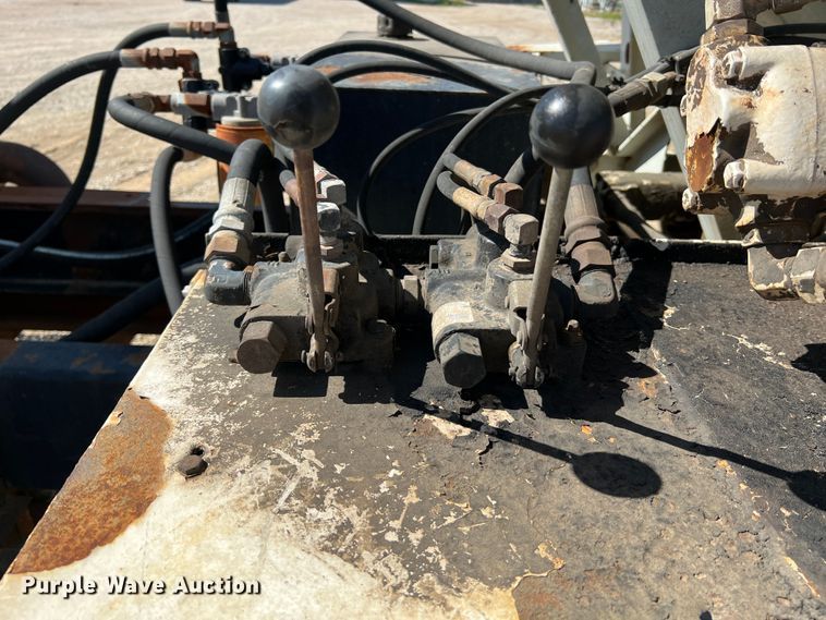 image for item KC9841 1994 White GMC WG  fertilizer delivery truck