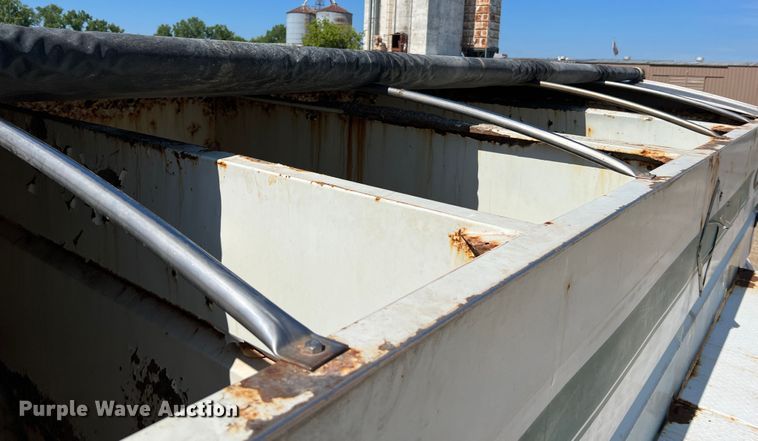 image for item KC9841 1994 White GMC WG  fertilizer delivery truck