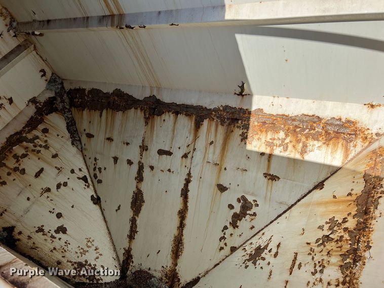 image for item KC9841 1994 White GMC WG  fertilizer delivery truck