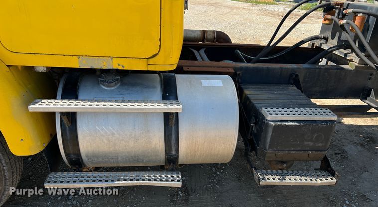 image for item KC9841 1994 White GMC WG  fertilizer delivery truck