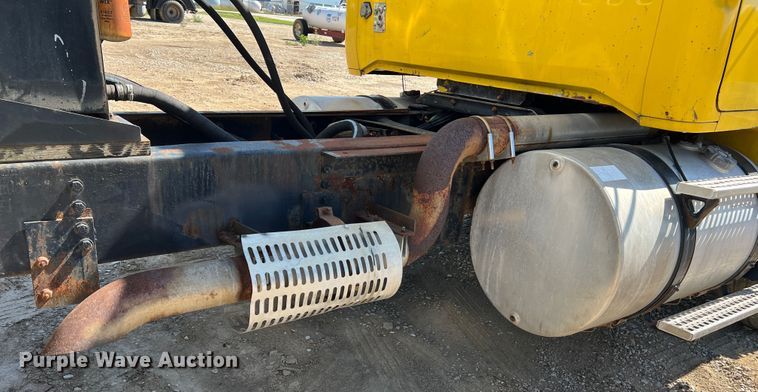 image for item KC9841 1994 White GMC WG  fertilizer delivery truck