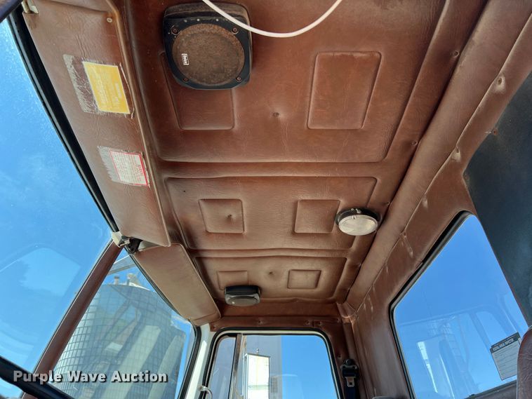 image for item KC9841 1994 White GMC WG  fertilizer delivery truck