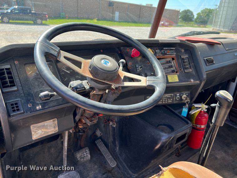 image for item KC9841 1994 White GMC WG  fertilizer delivery truck